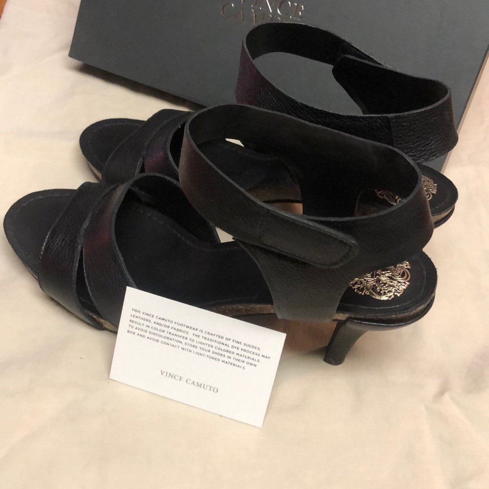 Vince camuto size 9 leather heel Sandal in box